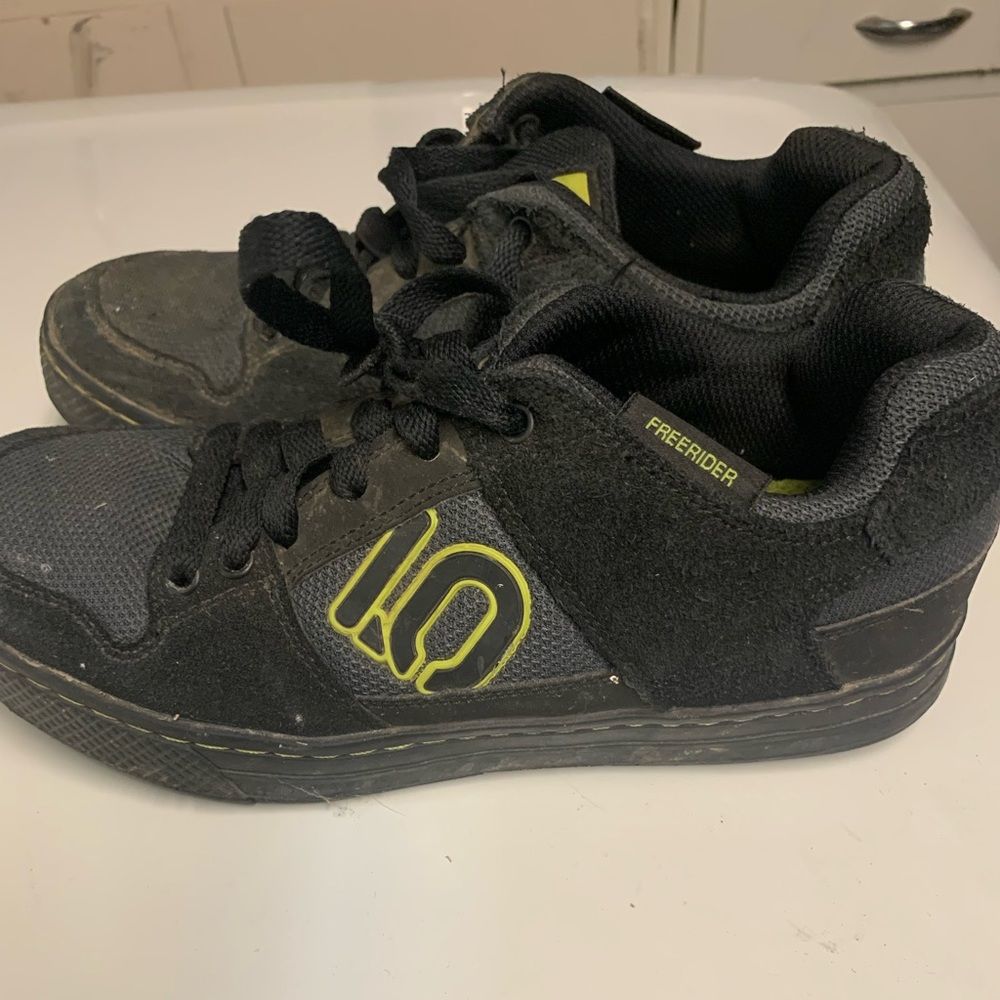 Five Ten Freerider mens 6.5- used